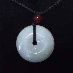Beautiful Jadeite 878 g -  A Grade image 1