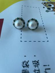 Fresh water pearl earrings image 1