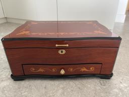 Jewellery Box image 2