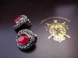 Lady Red Glass Oval Bronze Carved Hollow image 2