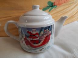 Santa claus teapot image 1