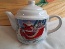Santa claus teapot image 2