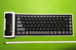 Bluetooth Soft Silicon Keyboard for Ipad image 2