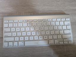 Original Apple Keyboard image 3