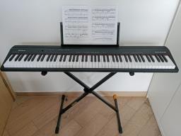 Roland digital piano incl headphone etc image 1