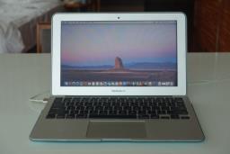 Apple Macbook Air 11 inch image 1