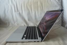 Apple Macbook Pro 13 Retina Display image 5