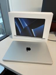 Macbook Pro 14-inch Silver M2 Max 64 Gb image 2