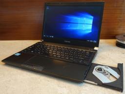 Toshiba Dynabook Slim laptop image 3