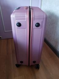 28inches luggage image 3