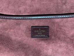 Louis Vuitton Taiga Kendall Travel Bag image 5
