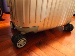 Rimowa cabin size luggage  suitcase image 3