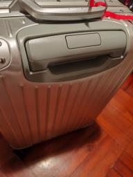 Rimowa cabin size luggage  suitcase image 2