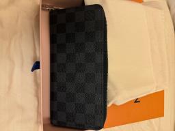 Louis Vuitton Mens Zippy Wallet Horizont image 6