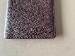 Louis Vuitton Taïga Wallet image 3