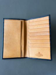 Wh Gidden black leather wallet image 3