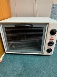 Electronic toaster and oven image 2