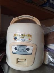 rice cooker fully working condition image 2