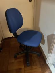 Comfortable Desk chair image 4