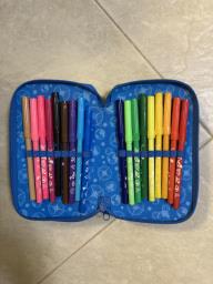 Disneyland colouring pens set image 3