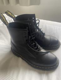 Dr Martens 1460 Boots uk 7 image 1