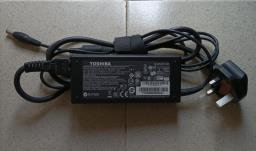 Toshiba 90 watt Notebook  Charger image 1