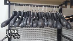 Coat hanger Free image 1