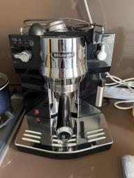 Like new  coffee machine Ec820 image 1