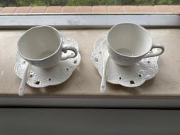 Teacoffee Cups with Saucers and Spoons image 3