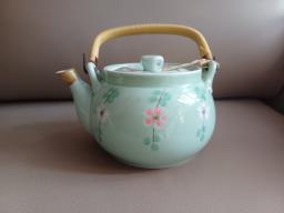 Tea pot with filter inside image 2