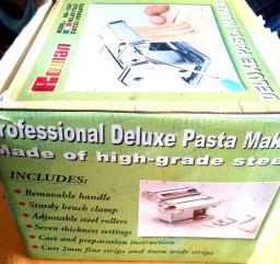 Deluxe Pasta Machine image 4