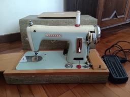 Harris sewing machine image 1