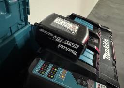 Makita Double Battery Charger image 7