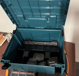 Makita Double Battery Charger image 2