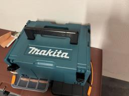 Makita Double Battery Charger image 4