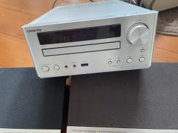 Onkyo speakers and audio player usb image 1