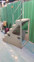 aluminum stairs  movable image 3
