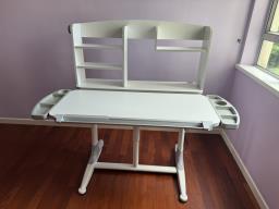 Tomato Kidz Adjustable Study Desk image 1
