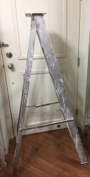 5 Aluminum Ladder image 2