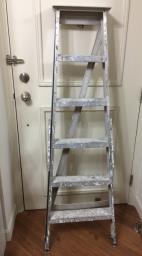 5 Aluminum Ladder image 4
