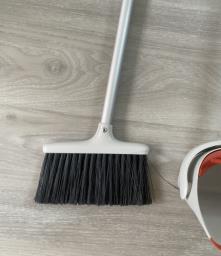 Oxo Good Grips Brush snd Dustpan image 4