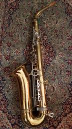 Oldvintage Xinghai brand alto-saxophone image 1