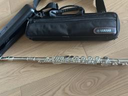 Yamaha silver plated flute model no 221 image 2