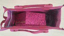 Deluxe Gift Box with Insulated Bag image 2