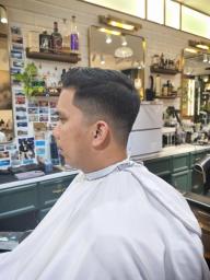 Discount Haircuts beard Trimwet Shave image 3