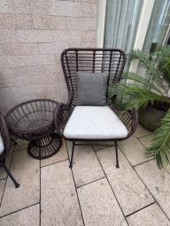 2 beautiful garden chairs and centre tab image 4