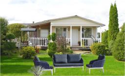 Outdoor sofa set almost new image 1