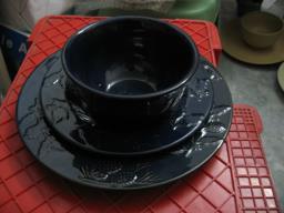 Plates and bowls image 2