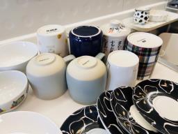 Take all used cups plates bowls  Hk100 image 4