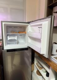 Fridge freezer  Samsung 234l image 2